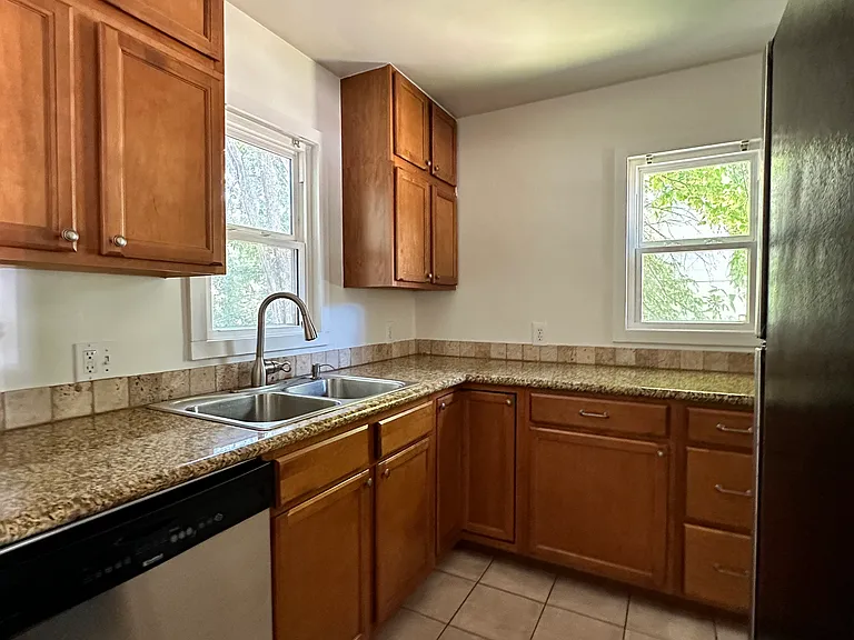 2633 S Race St — Photo 31
