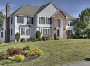 5 Carr Hill Rd, Windham, NH 03087