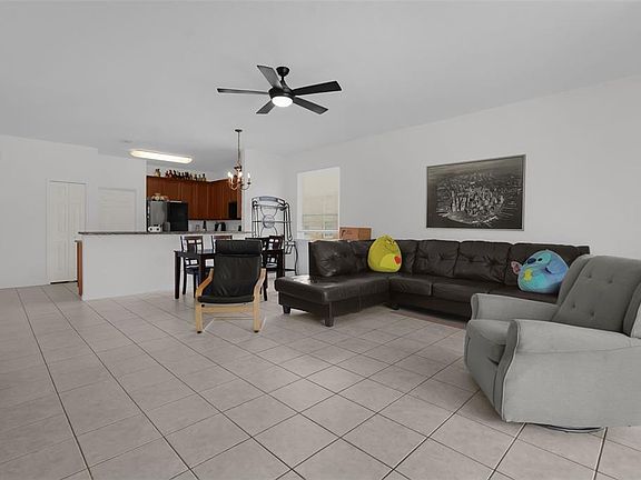 4th image of 3940 Heathcote Dr