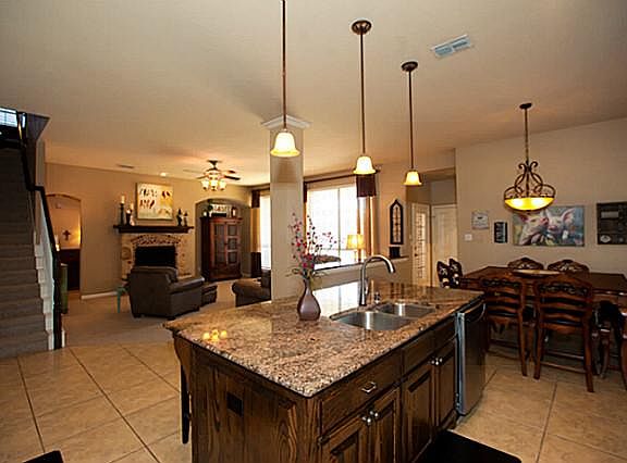 3rd image of 4322 Bluffview Dr