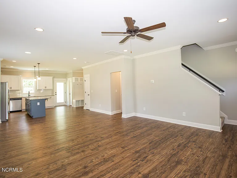 1021 Juniper Lake Rd — Photo 5