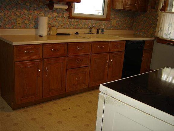 5th image of 3177 Marion St