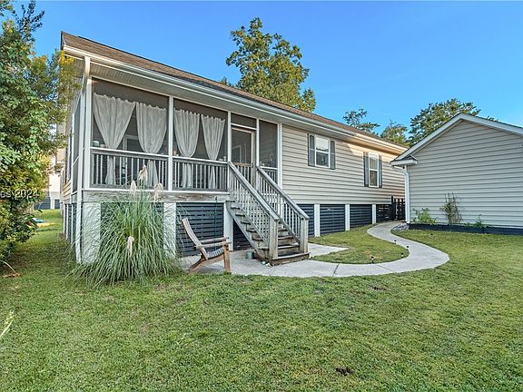 3rd image of 4 Binaker Ct