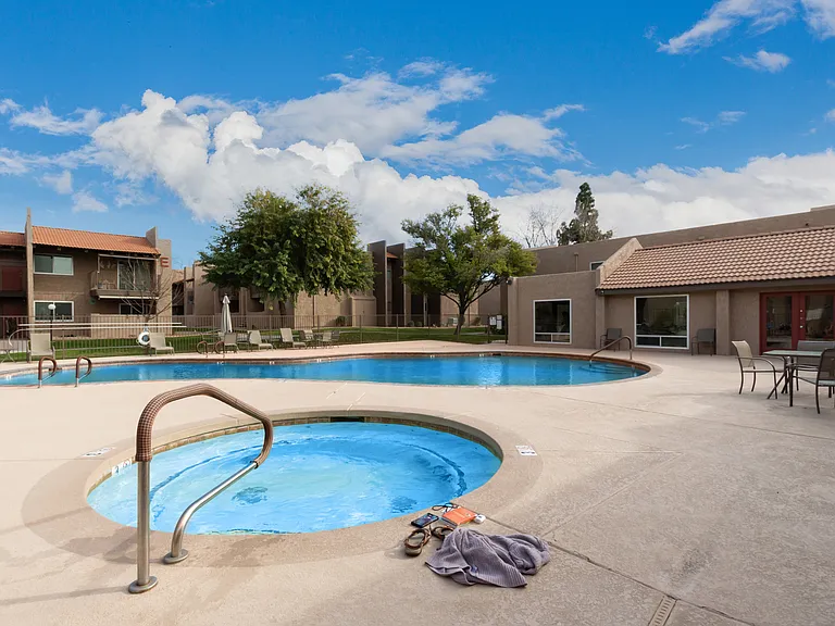 5525 E Thomas Rd #Q8 — Photo 23
