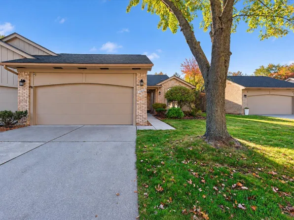 17628 E Kirkwood Dr, Clinton Township, MI 48038