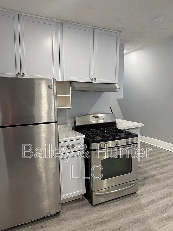 2 bed, 1.0 bath, 1086 sqft, $1,300 — Photo 3