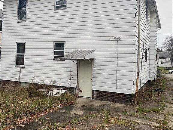 2nd image of 443 Ferndale Ave #445