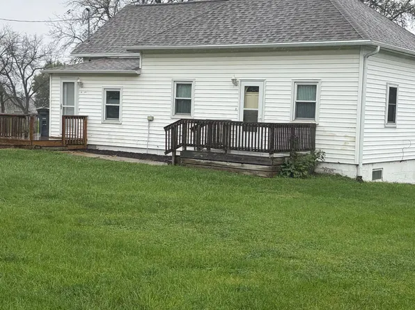 107 8th St, Adair, IA 50002