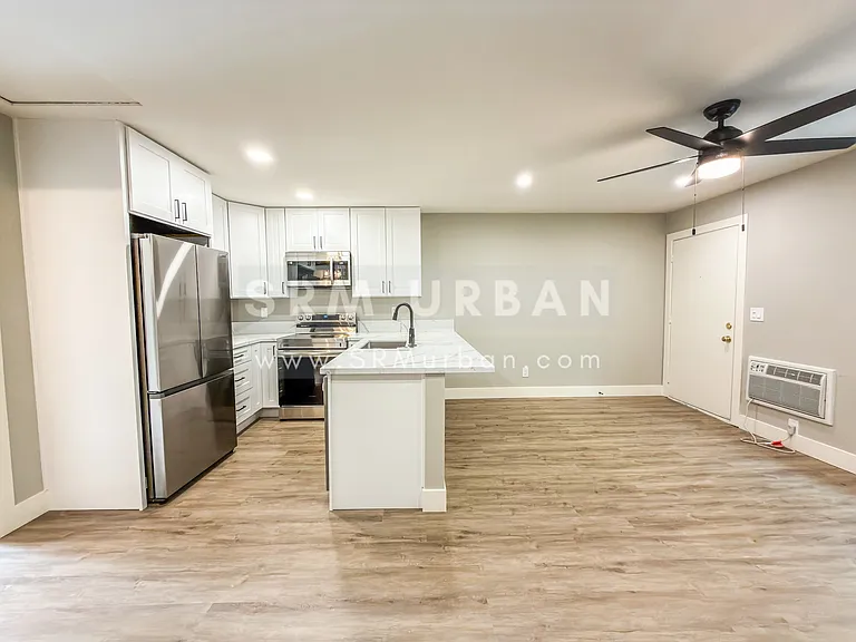 3041 C St #9 — Photo 8