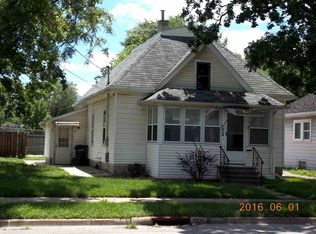 72 E Parker St, Waterloo, IA 50703
