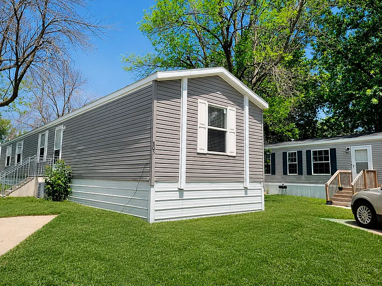 Stoney Creek Manufactured Home Community — Photo 18