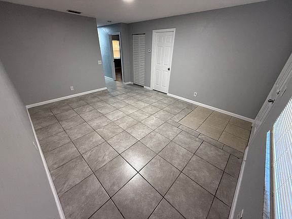 2nd image of 908 Lora St Unit A