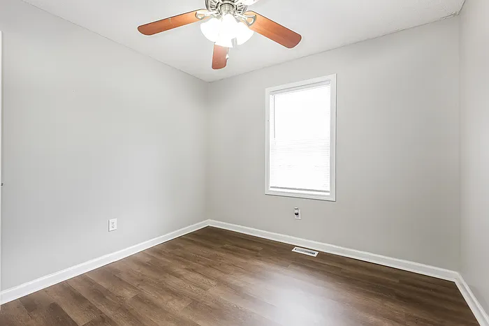 308 Boyd St — Photo 4