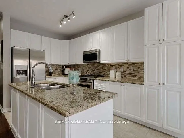 3219 Cabano Cres — Photo 3