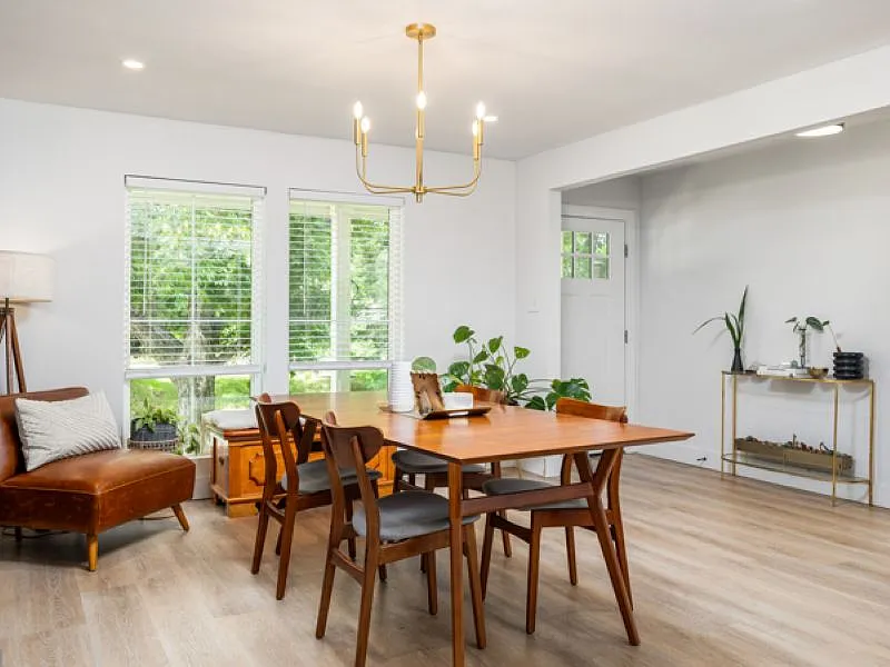4 bed, 1956 sqft, $2,950 — Photo 3