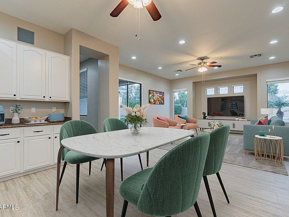 5th image of 986 E LODGEPOLE Drive