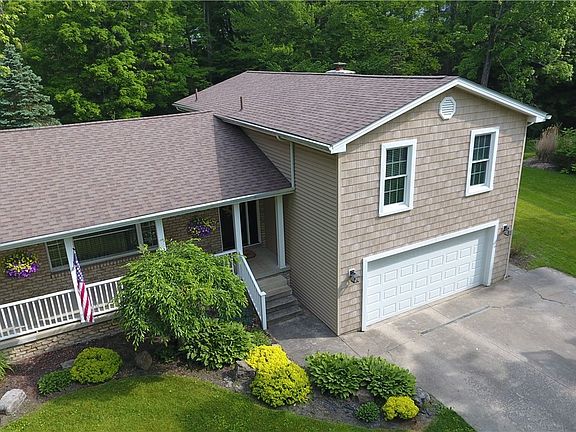 3rd image of 40 Camelot Ct