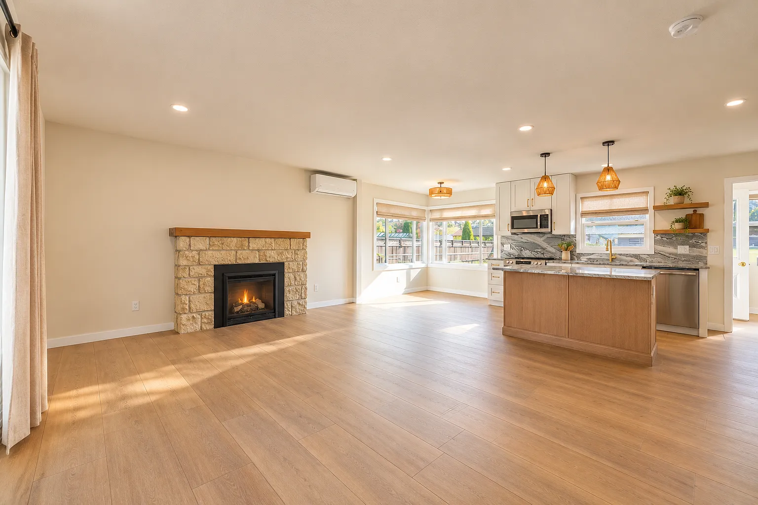 2 bed, 944 sqft, $1,950 — Photo 3