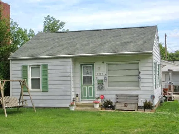 2320 E Olive St, Decatur, IL 62526