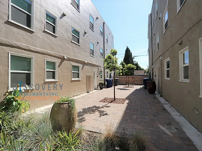 Belleview Dr. 185 — Photo 17