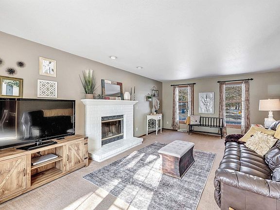5th image of 1099 Sharie Ln