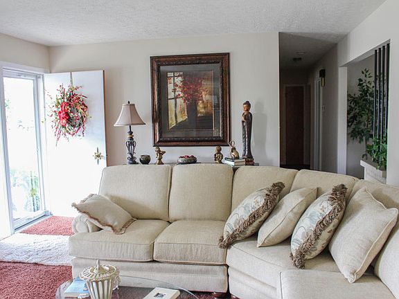 3rd image of 8805 Cotswold Dr