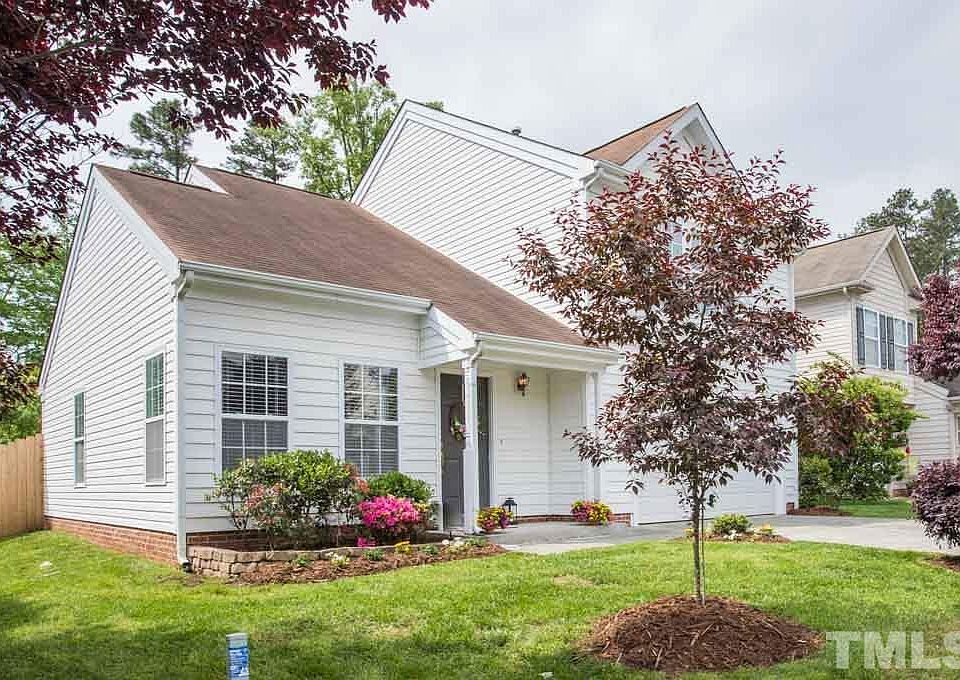 1st image of 4 Richardson Cir