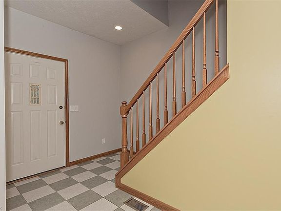 2nd image of 1671 Parker Dr
