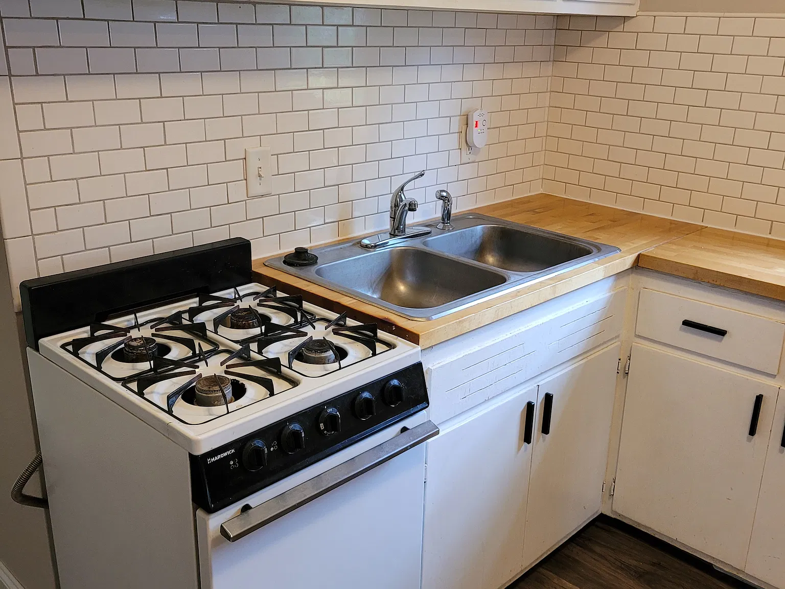 1 bed, 800 sqft, $1,200 — Photo 3