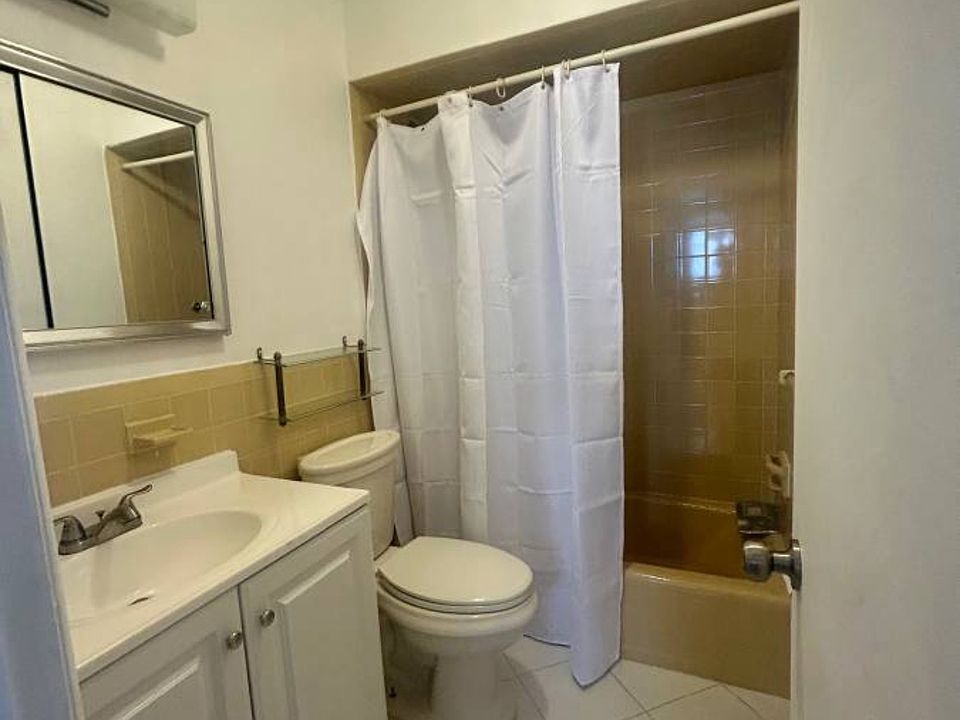 1st image of 11 Adlai Cir Floor 2