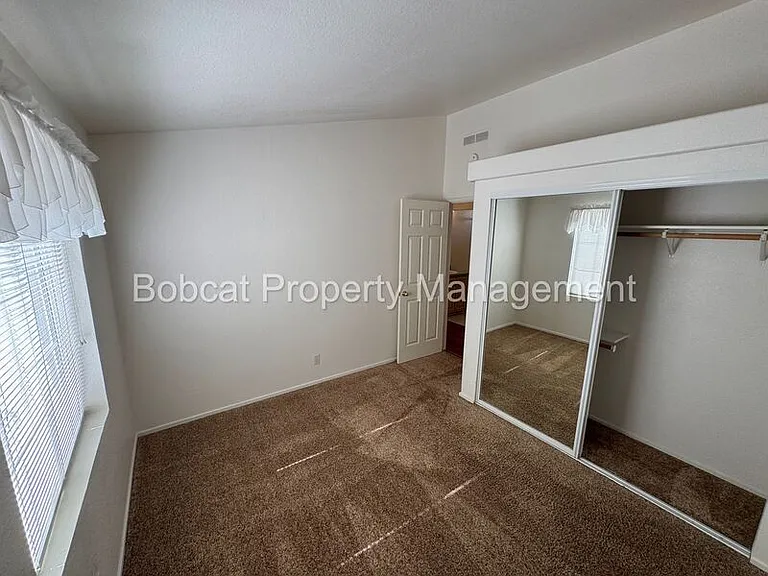 1129 Gambrel Dr — Photo 13