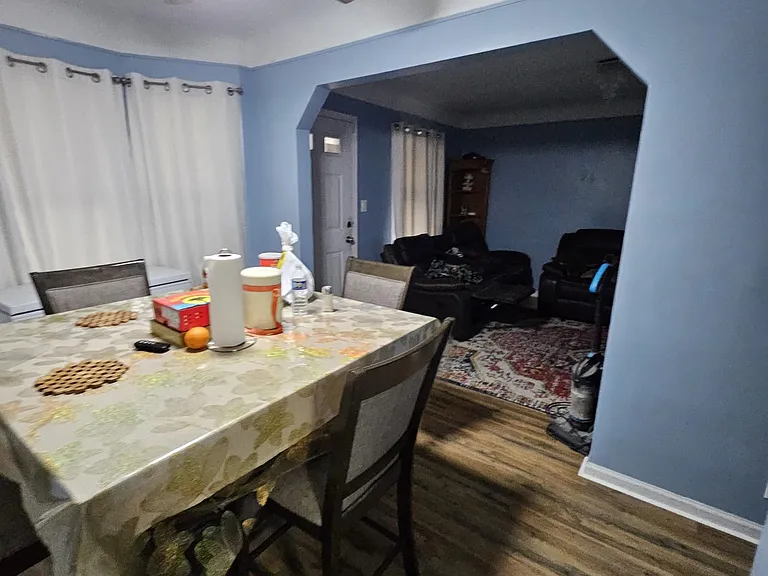 20984 Dexter Blvd — Photo 2