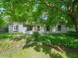 700 Lincolnwood Dr, Streamwood, IL 60107