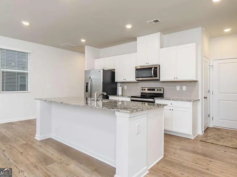 84 Founders Dr — Photo 7