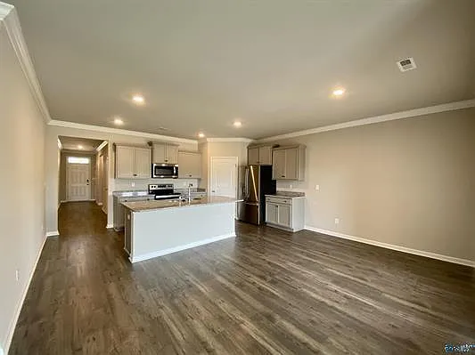 4 bed, 2.0 bath, 1884 sqft, $1,899 — Photo 4