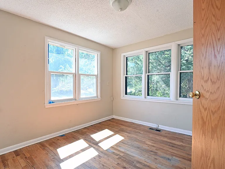 555 Wyoming Ave — Photo 13
