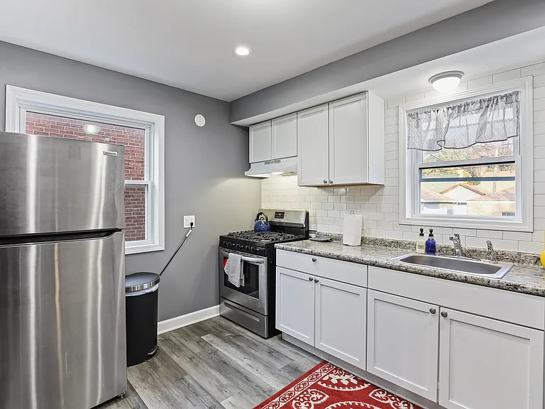 749 Manchester Ave — Photo 6