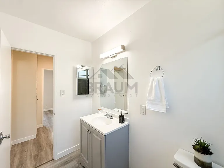 SEPULVEDA — Photo 21