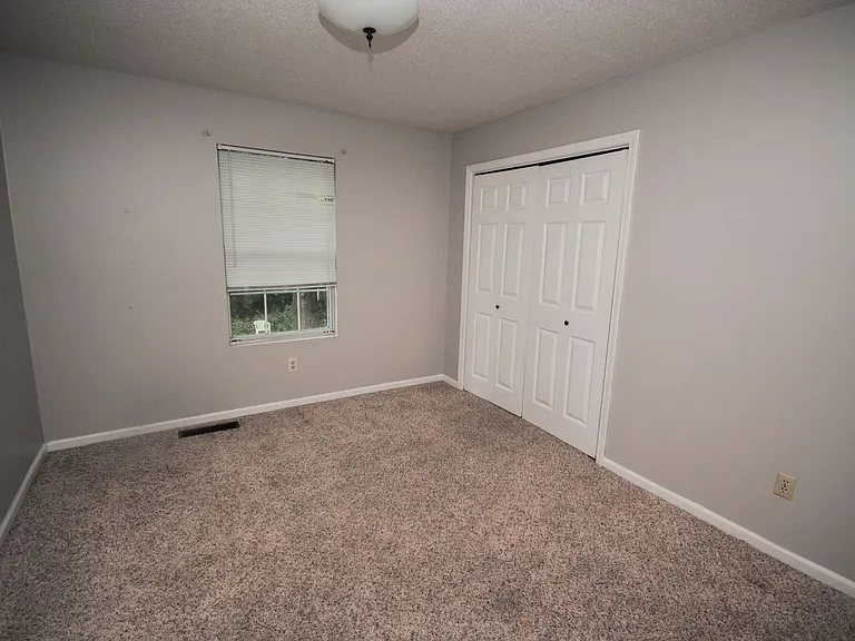 620 Oak Park Blvd #204 — Photo 40