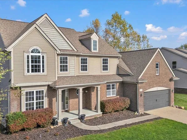 871 Wynstone Cir S, Oakland, MI 48363