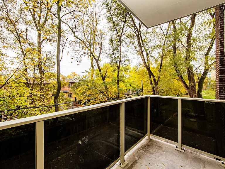 225 Cosburn Ave — Photo 17