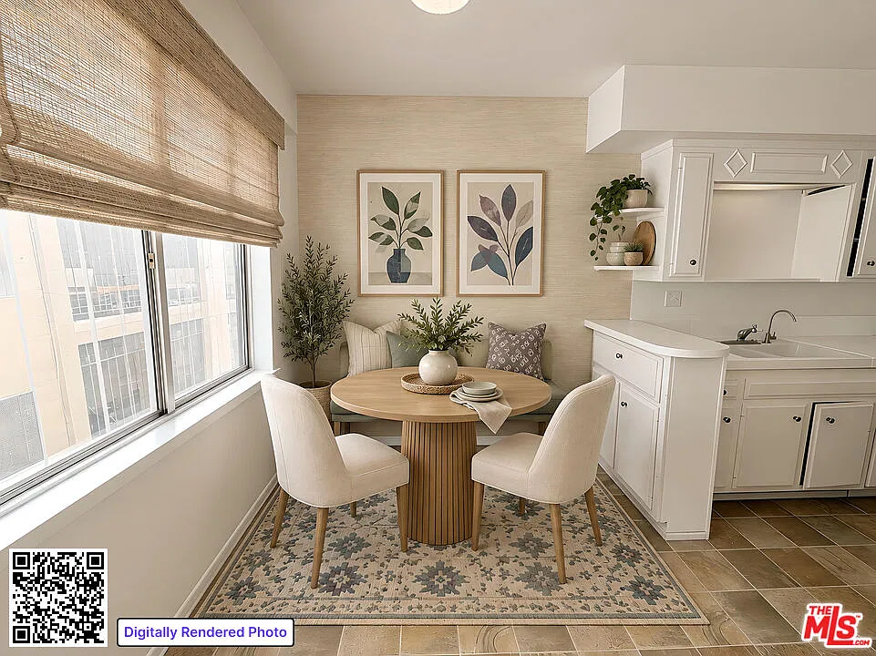 1541 N Laurel Ave — Photo 4