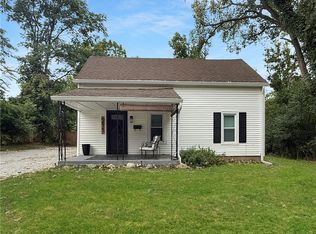 211 W Harrison Ave, Charleston, IL 61920