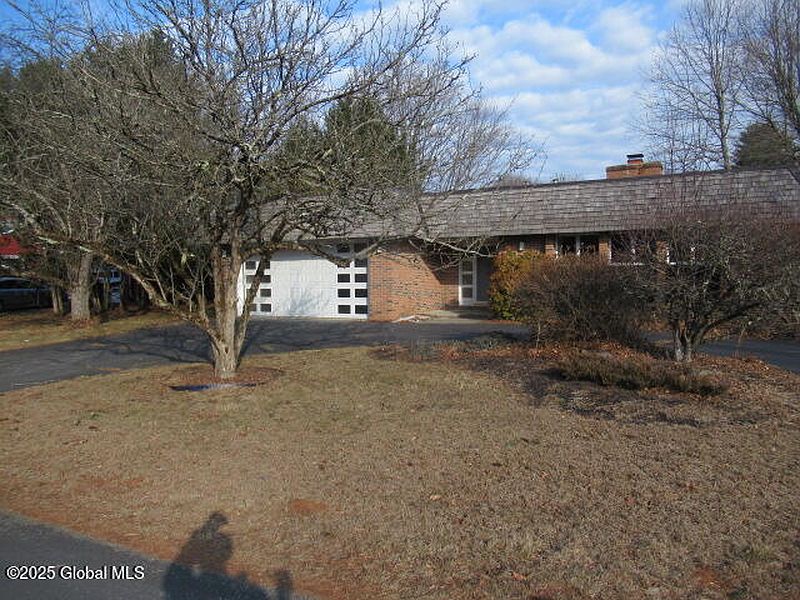 2nd image of 7 Meadowbrook Lane
