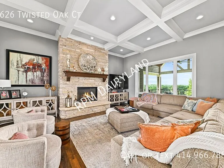 1626 Twisted Oak Ct — Photo 8