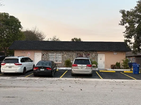 7625 SW 10th St, Pompano Beach, FL 33068