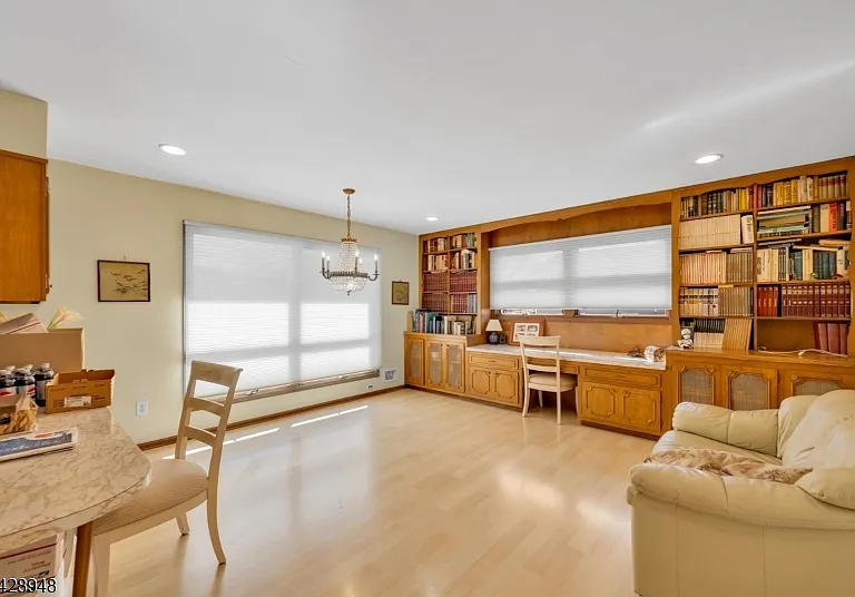 204 Tryon Pl — Photo 15