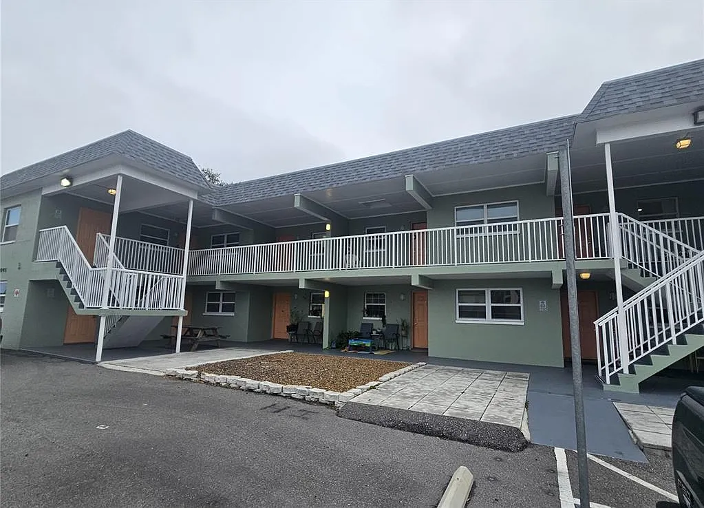 2 bed, 1.0 bath, 825 sqft, $1,400 — Photo 3