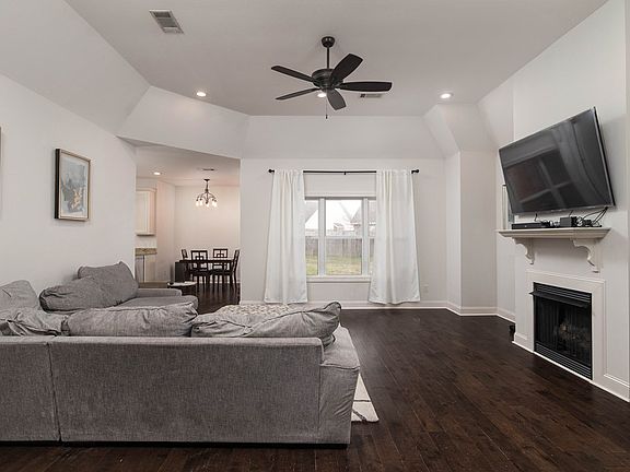 4th image of 402 Oak Ridge Cv