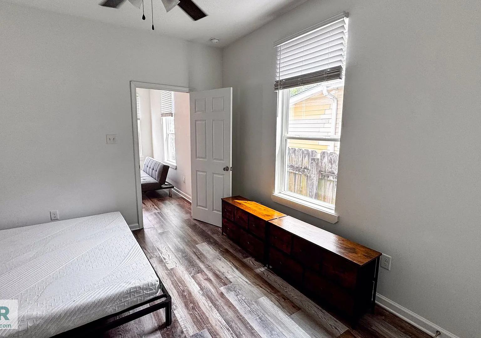 5bd/2ba Near Campus and Stadium! Available for 2026-2027! — Photo 3